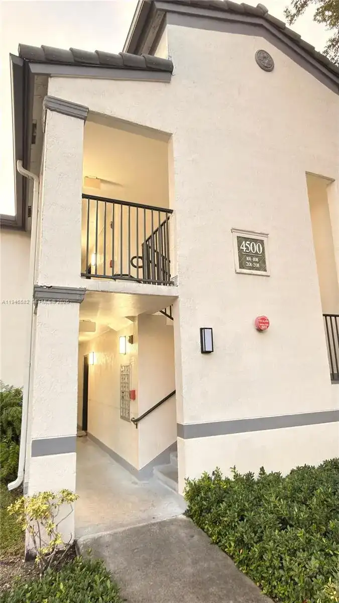 4500 NW 107th Ave # 9, Doral FL 33178 photo 3