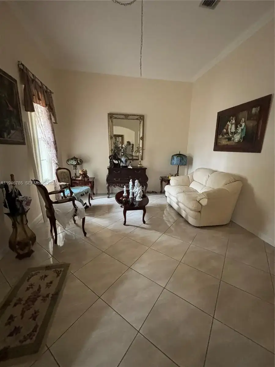 2103 NE 38th Rd, Homestead FL 33033 photo 4