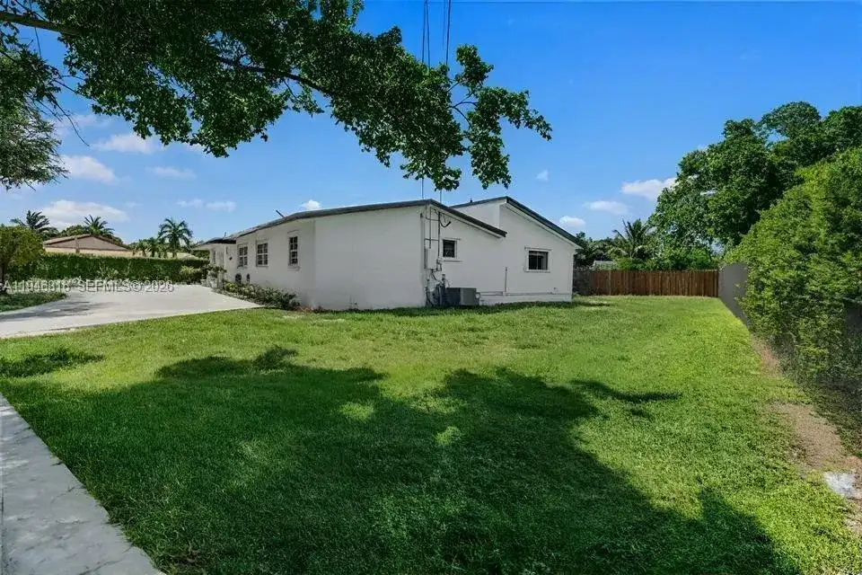 10351 SW 49th St, Miami FL 33165 photo 3