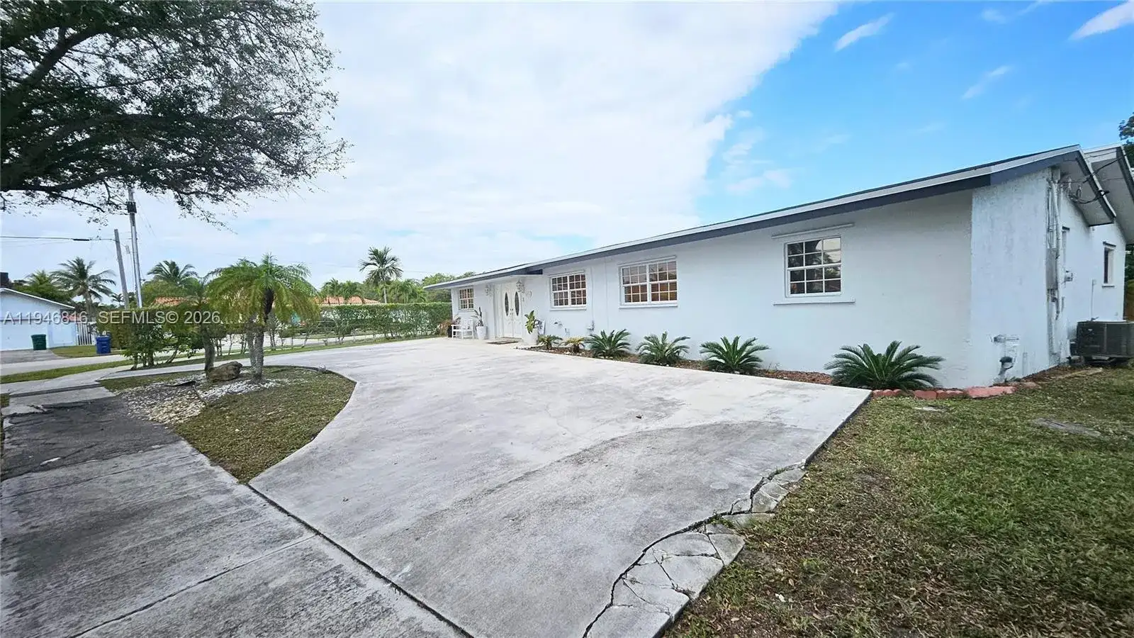10351 SW 49th St, Miami FL 33165 photo 4