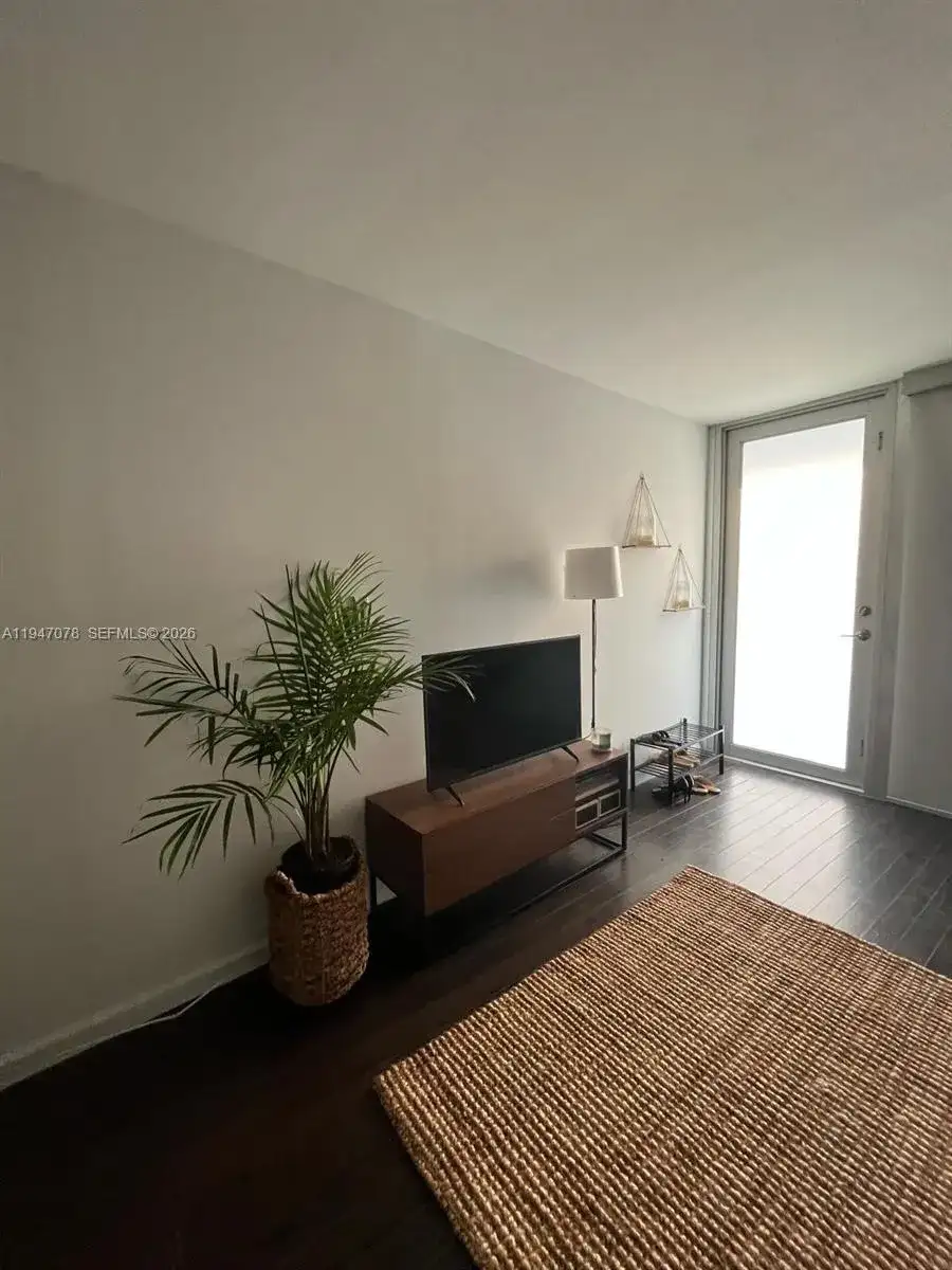900 Bay Dr # 6, Miami Beach FL 33141 photo 2