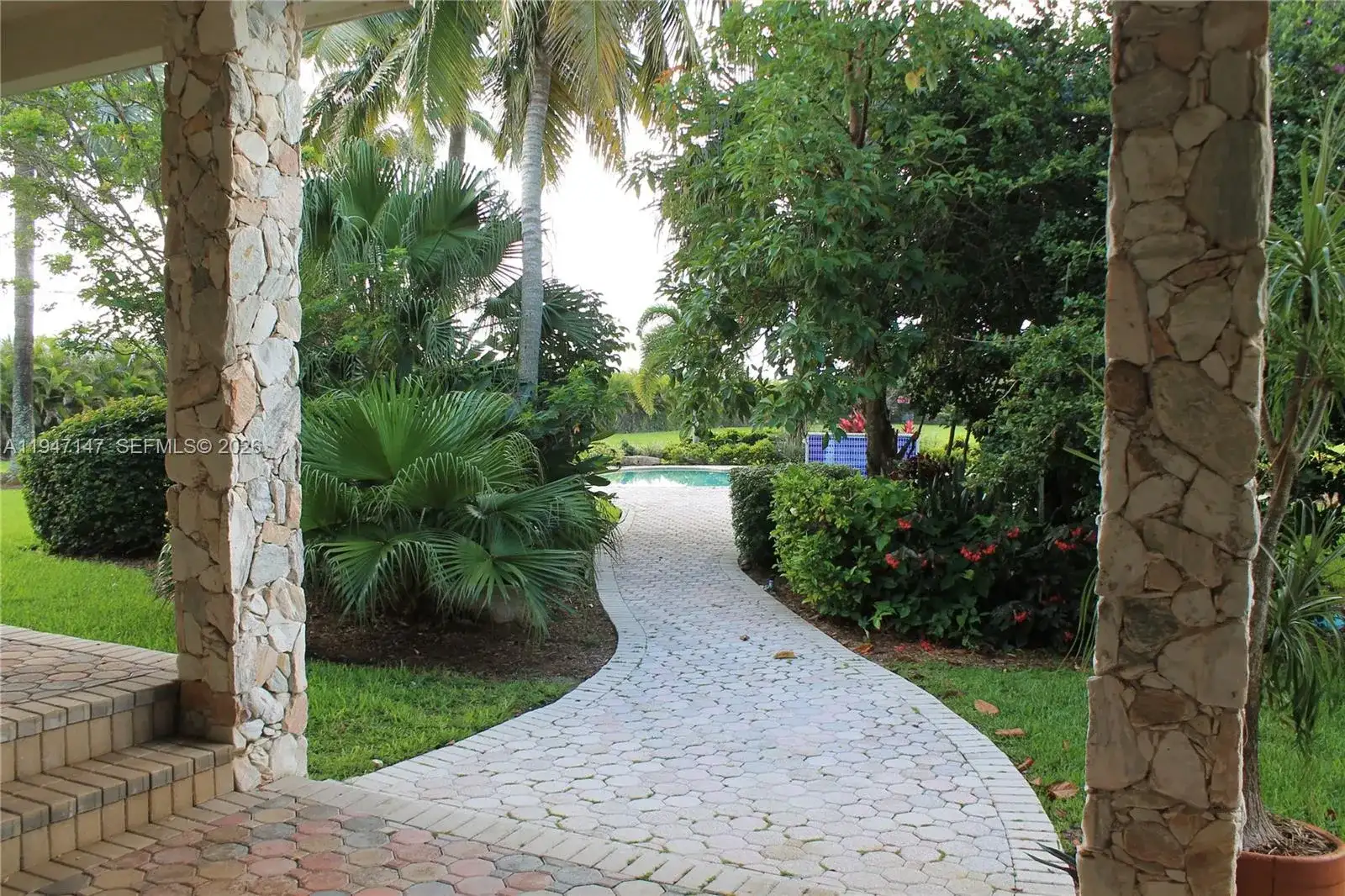 16930 SW 266th Ter, Homestead FL 33031 photo 4