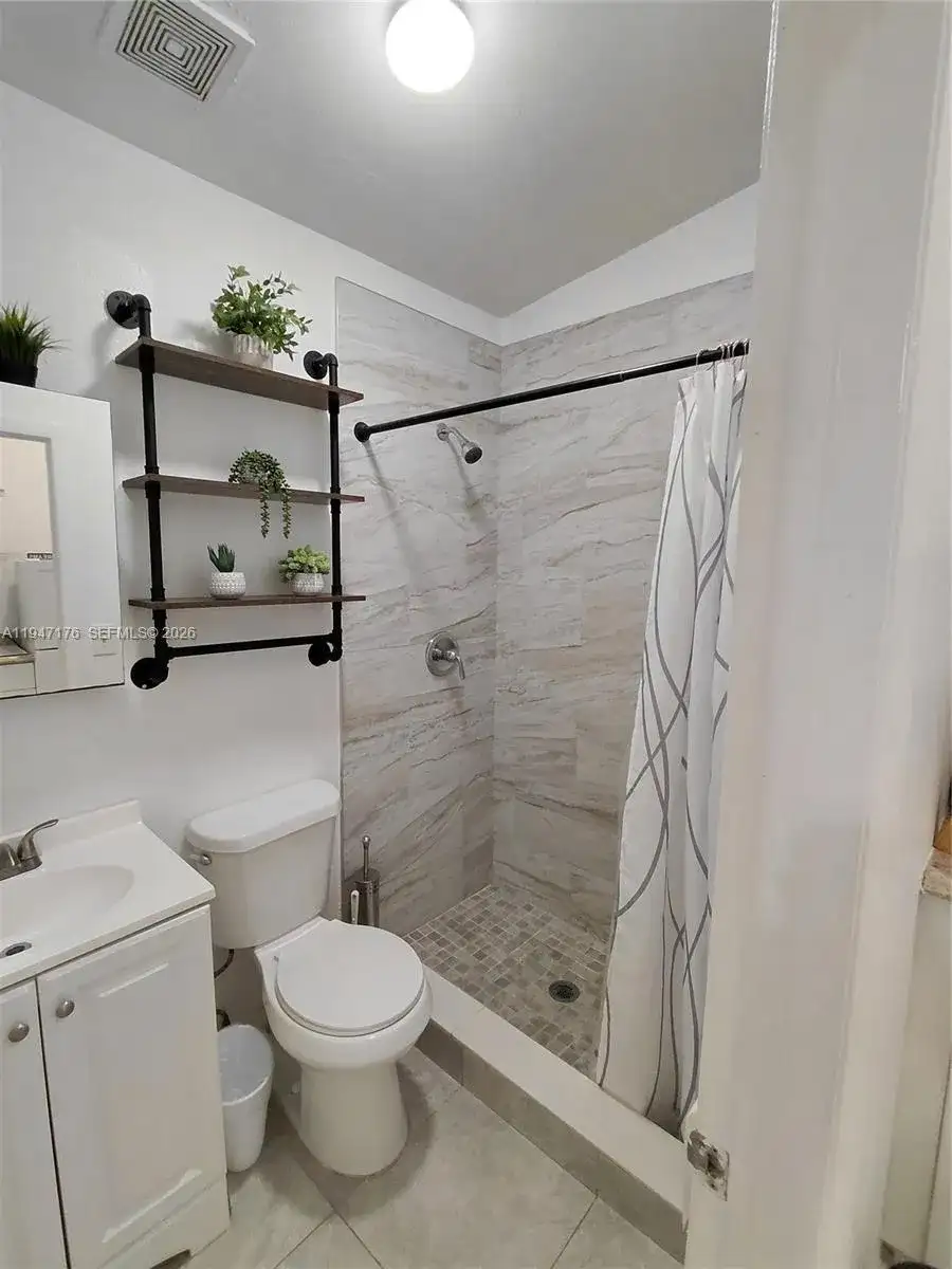 1050 NE 82nd St # 1, Miami FL 33138 photo 2
