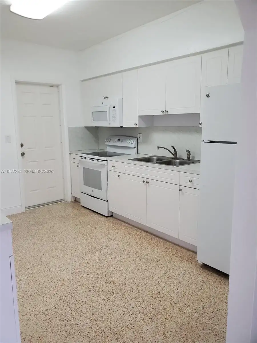 1170 NE 111th St # 1170, Miami FL 33161 photo 5