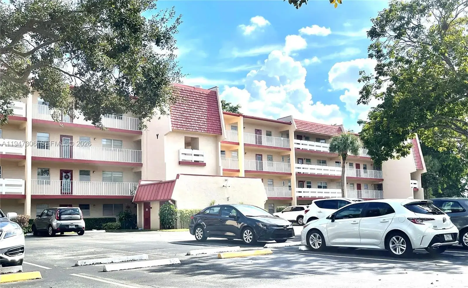 1015 Country Club Dr # 109, Margate FL 33063 photo 3