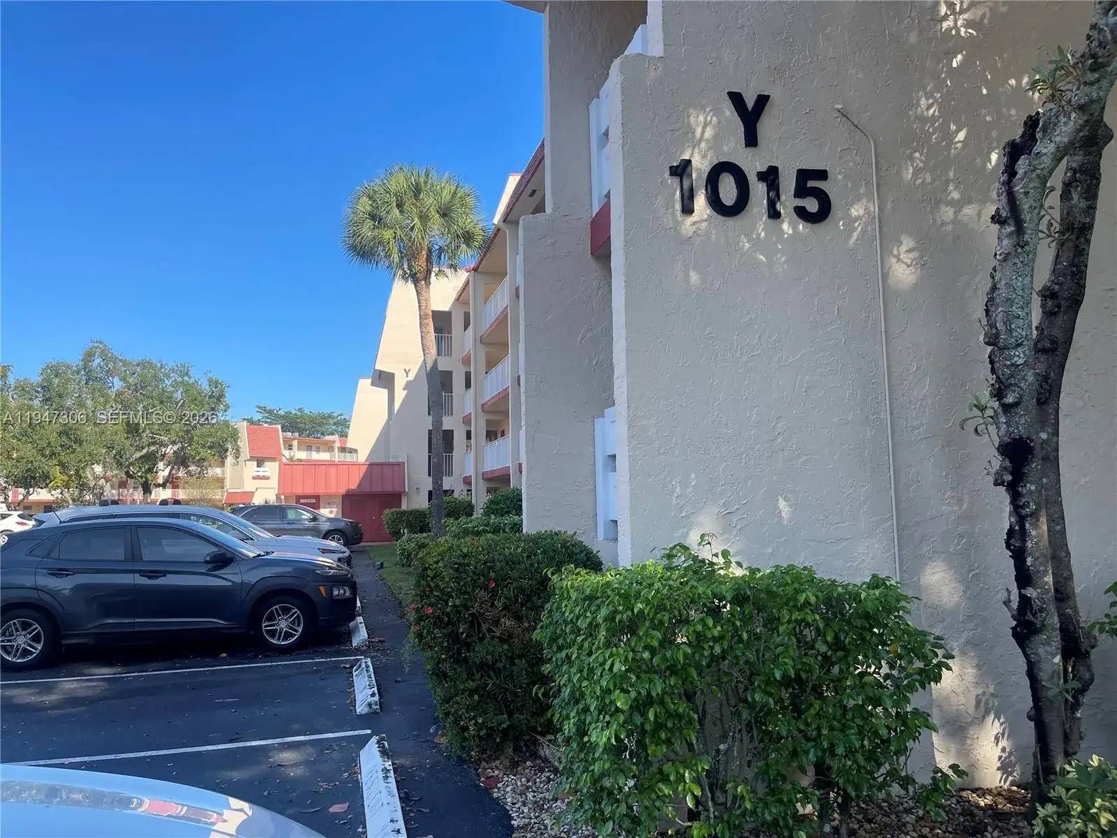 1015 Country Club Dr # 109, Margate FL 33063 photo 4