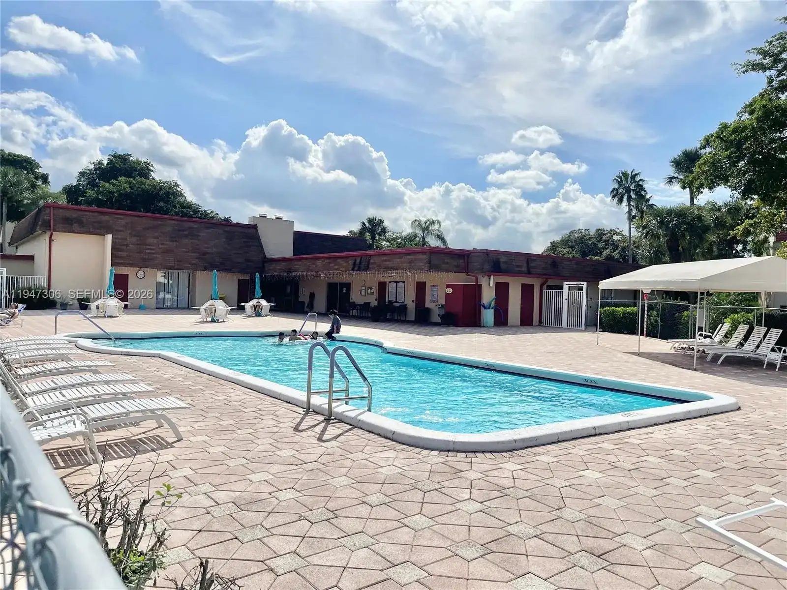 1015 Country Club Dr # 109, Margate FL 33063 photo 5