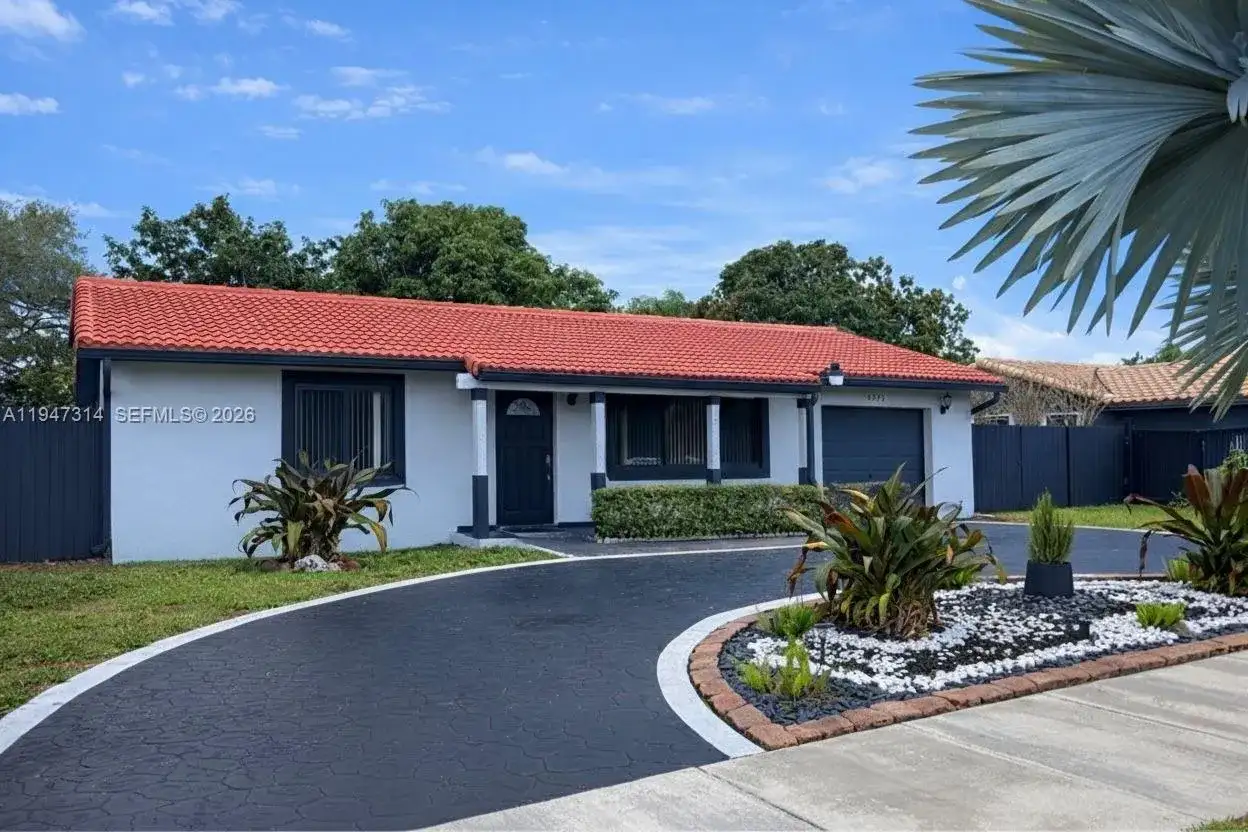 6875 SW 148th Ct, Miami FL 33193 photo 2