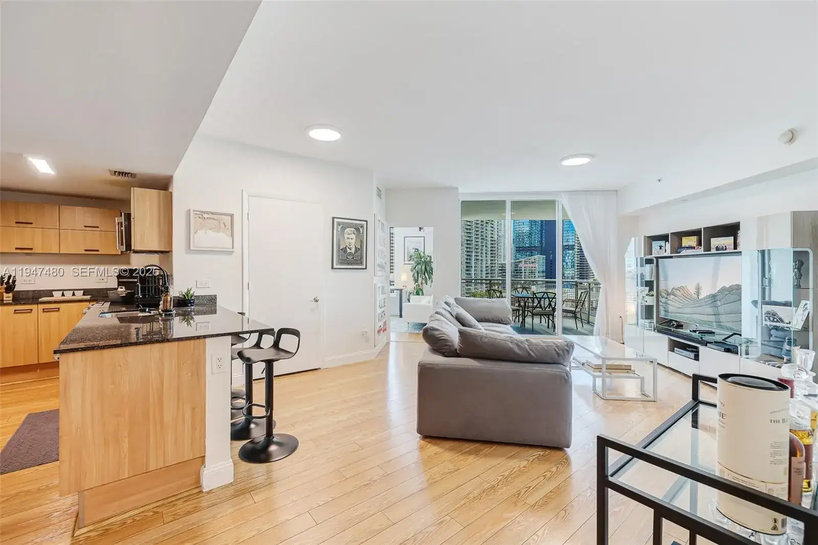 350 S Miami Ave # 2104, Miami FL 33130 photo 4