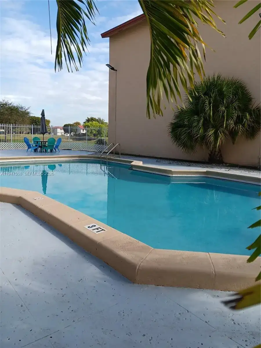 271 W Park Dr # 7, Miami FL 33172 photo 3