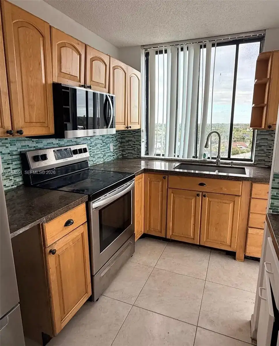 4200 Inverrary Blvd # 3604, Lauderhill FL 33319 photo 2
