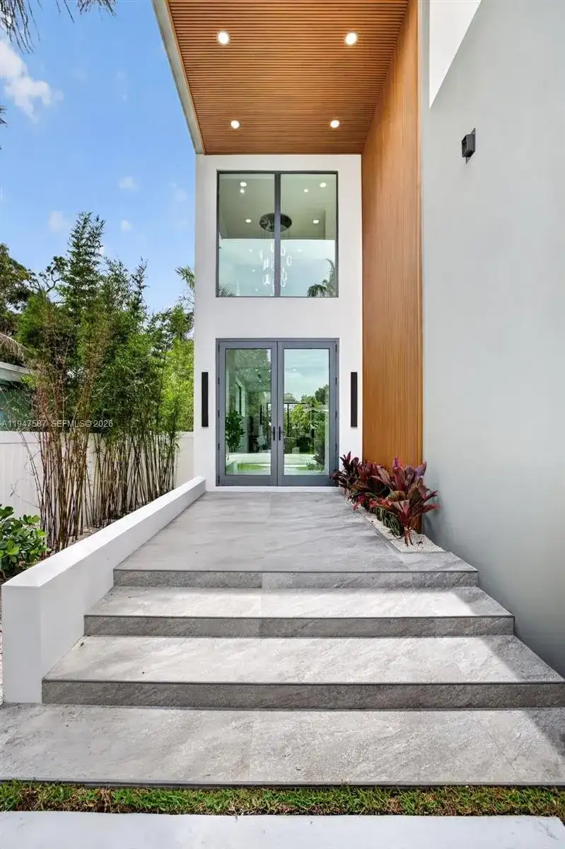 604 SW 7th St, Fort Lauderdale FL 33315 photo 3
