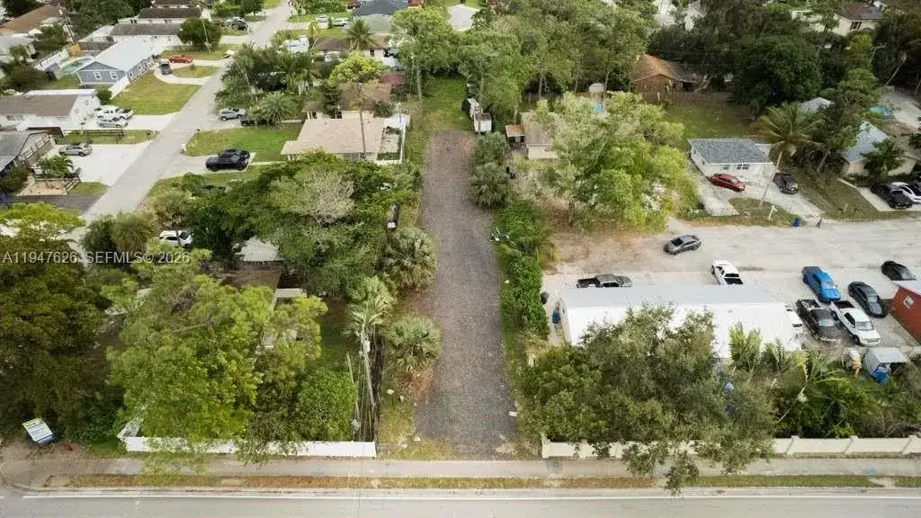 3630 S Haverhill, Green Acres FL 33463 photo 2