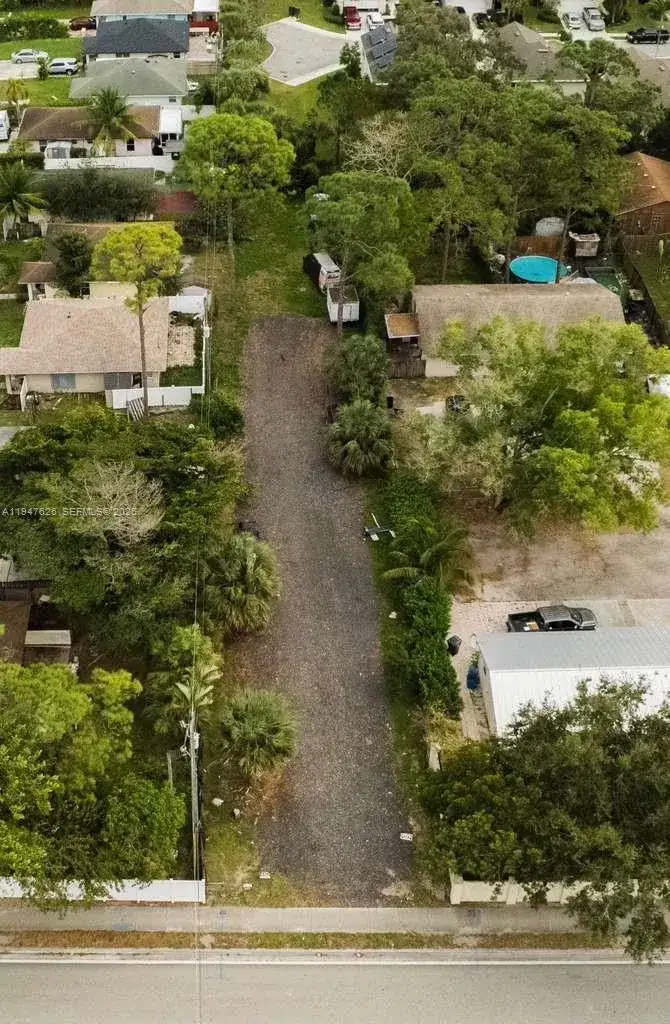 3630 S Haverhill, Green Acres FL 33463 photo 5