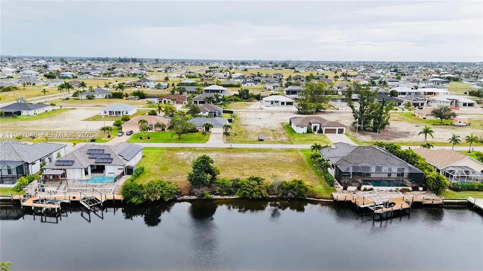 718 NW 38 pl, Cape Coral FL 33993 photo 4