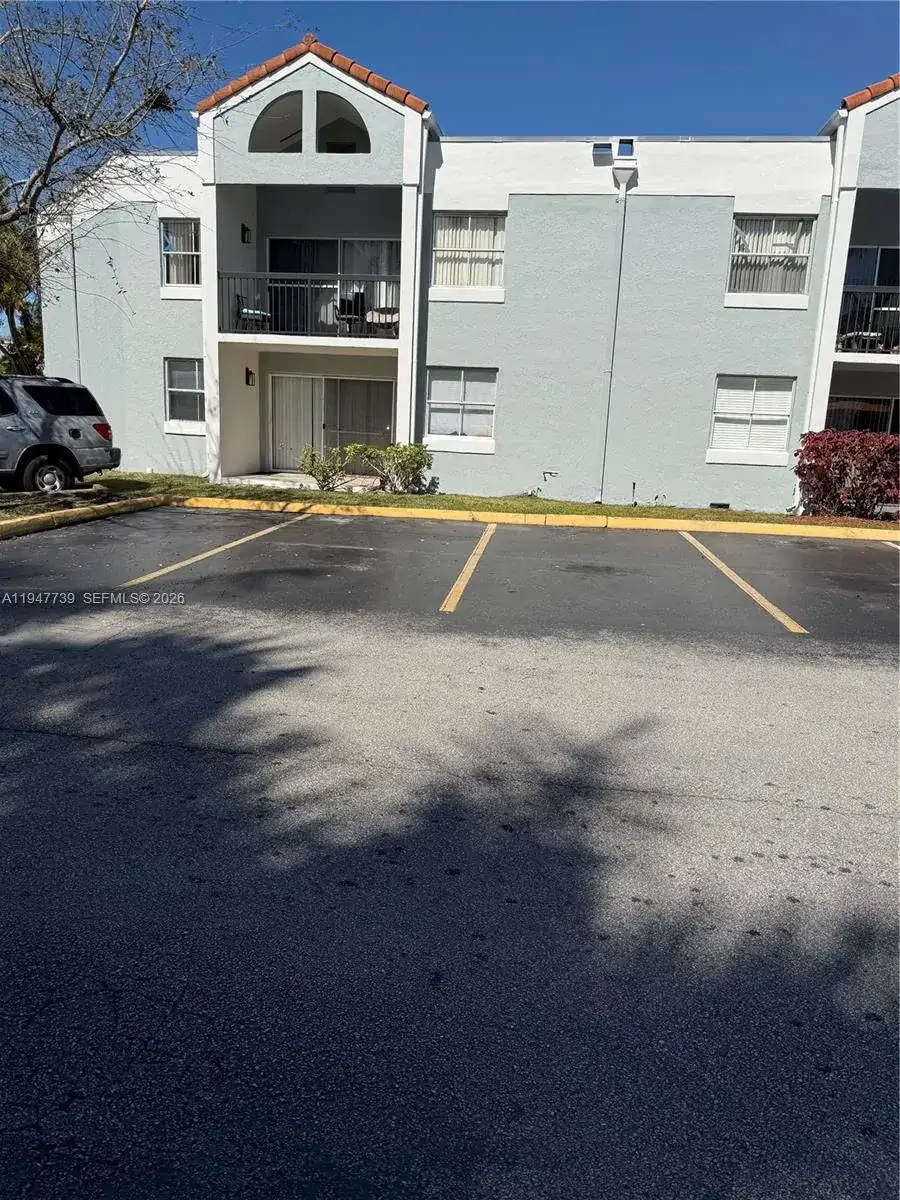 6276 NW 186th St # 307, Hialeah FL 33015 photo 2