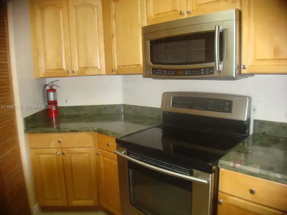 6276 NW 186th St # 307, Hialeah FL 33015 photo 3