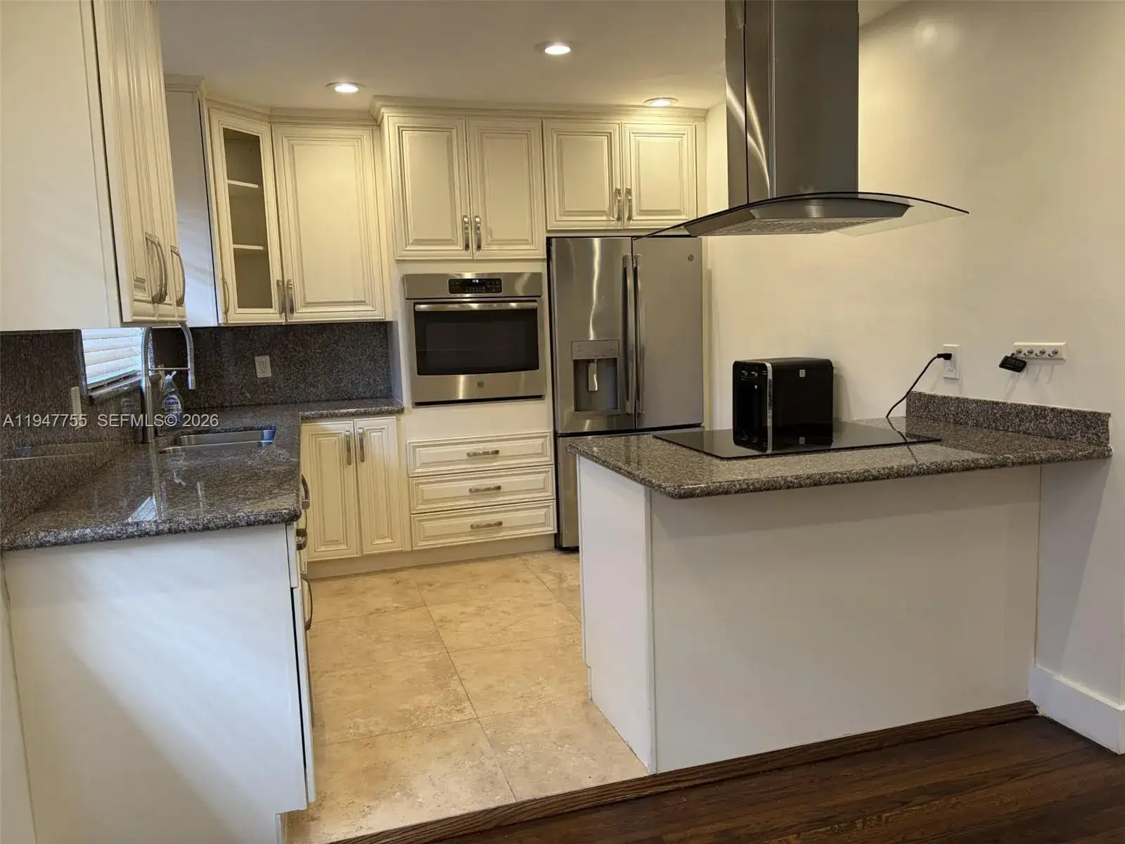 300 Manor Pl, Coral Gables FL 33133 photo 3