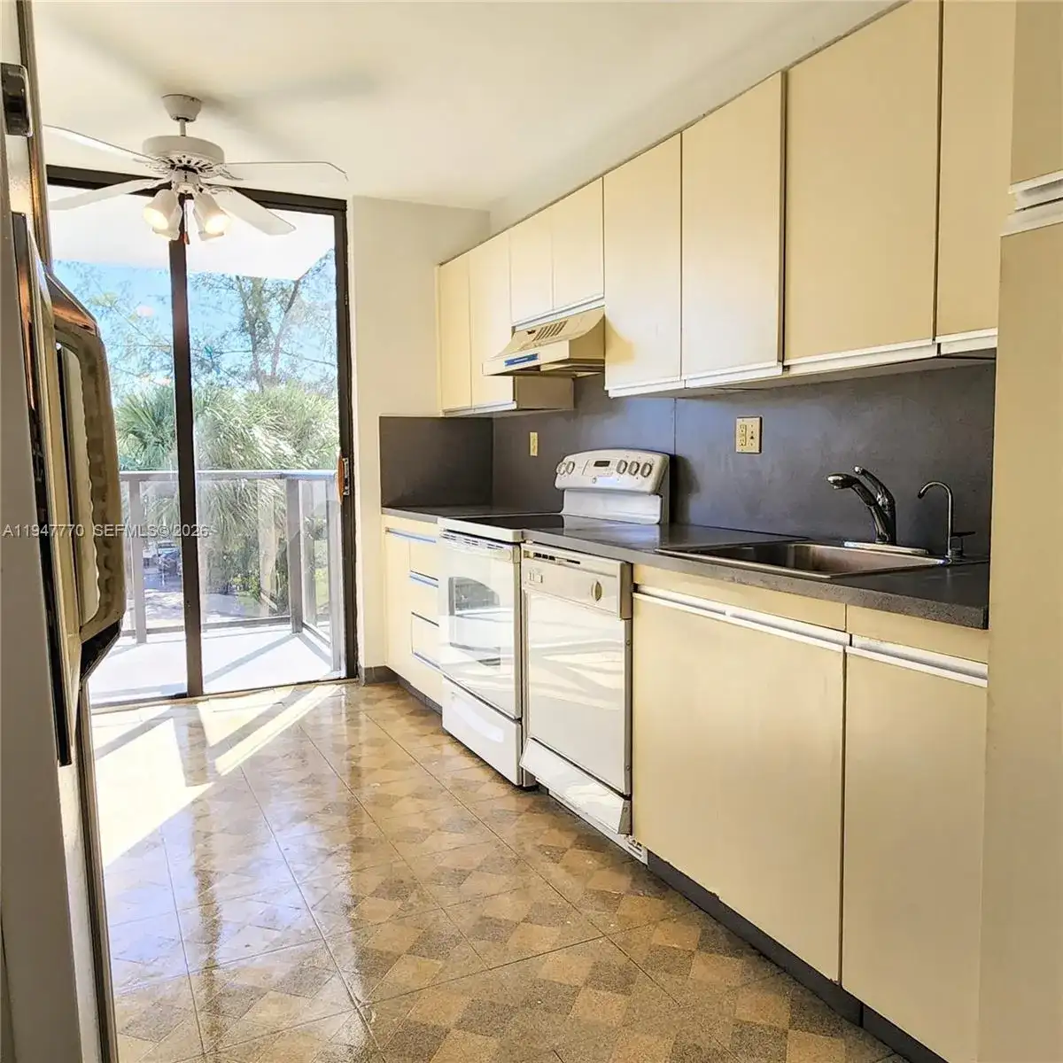 18151 NE 31st Ct # 301, Aventura FL 33160 photo 4