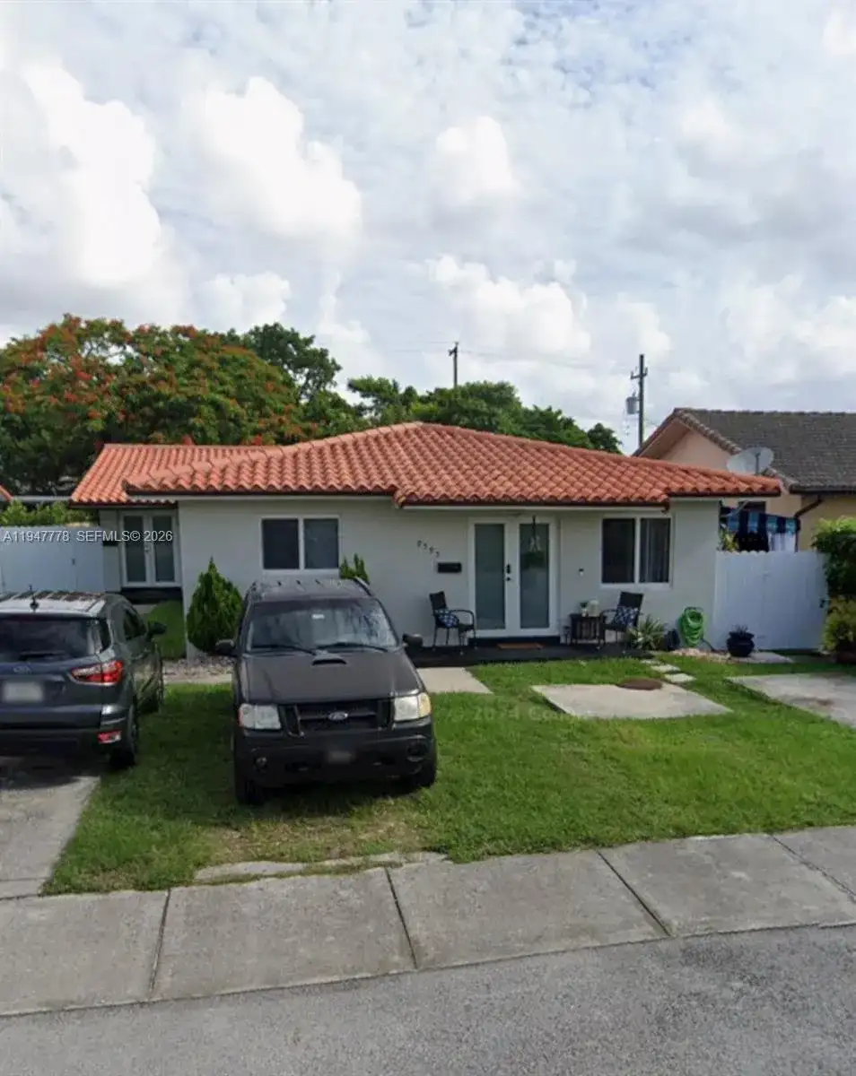 9595 SW 39th St, Miami FL 33165 photo 3