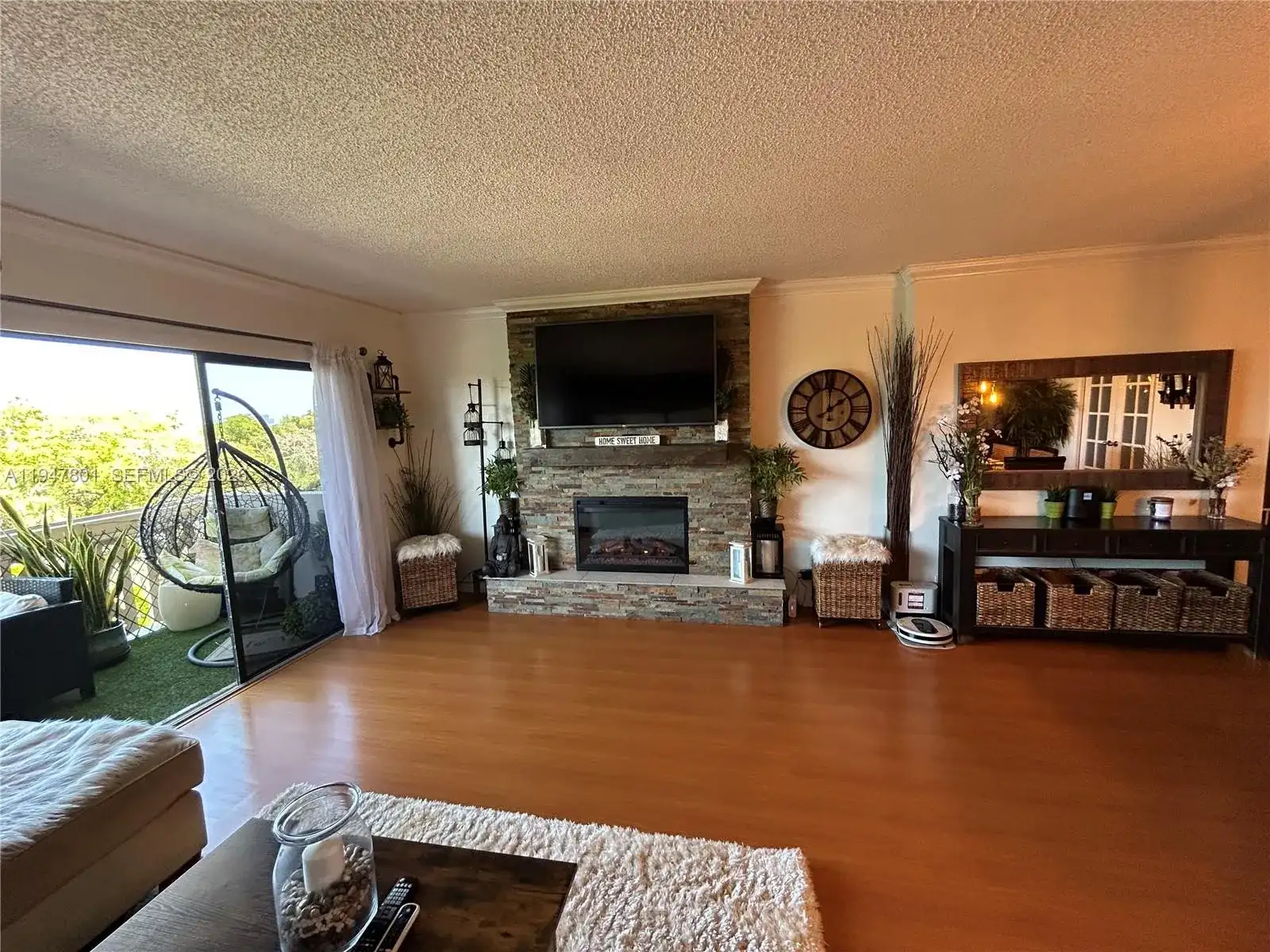 800 NE 195th St # 409, Miami FL 33179 photo 2