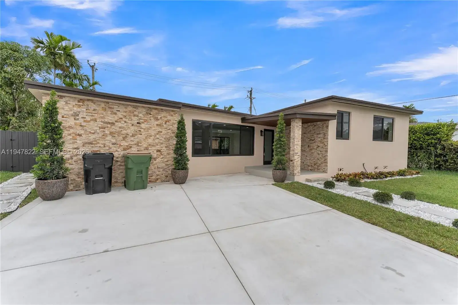141 NE 122nd St, North Miami FL 33161 photo 2