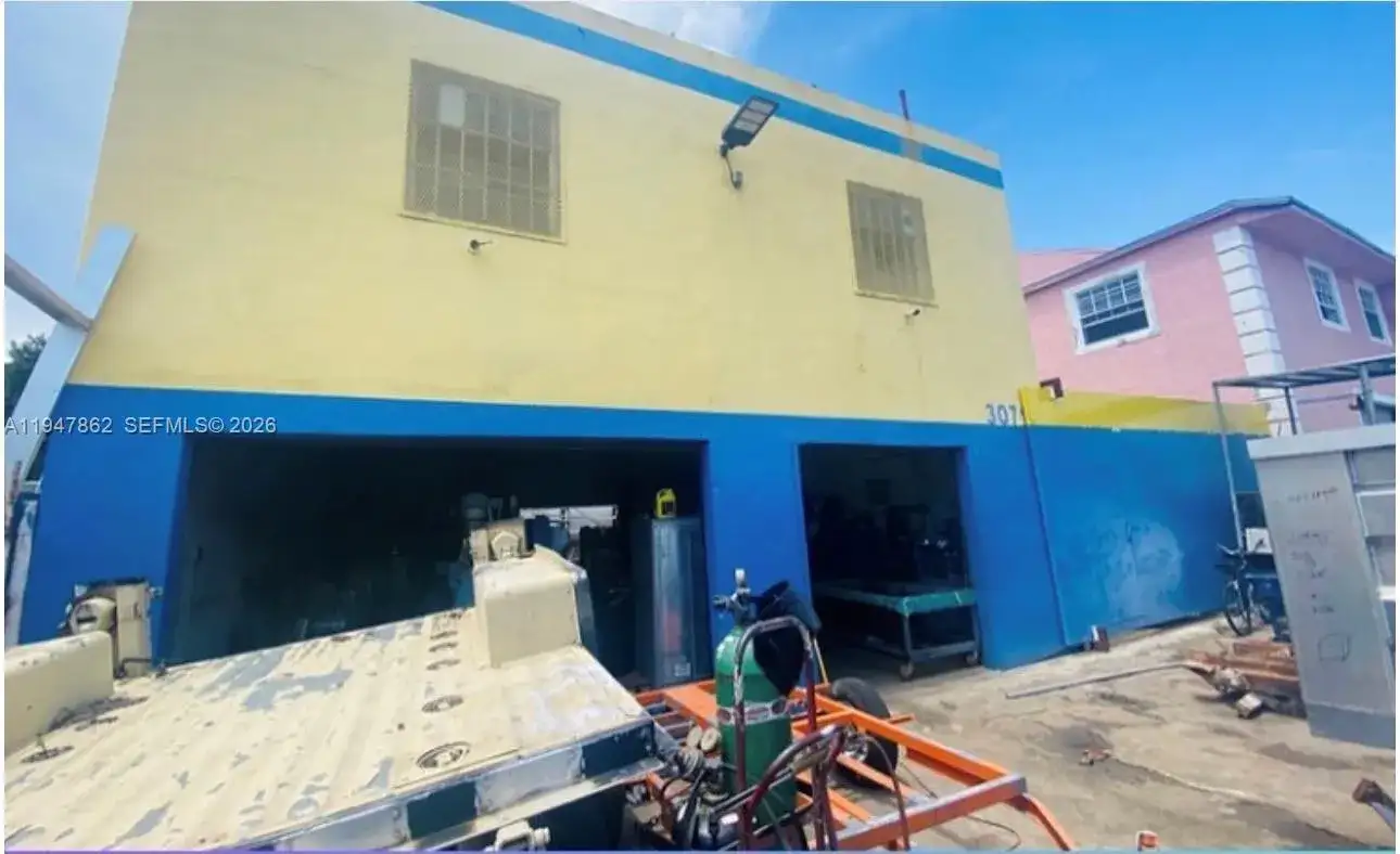 3071 NW 54th St, Miami FL 33142 photo 2