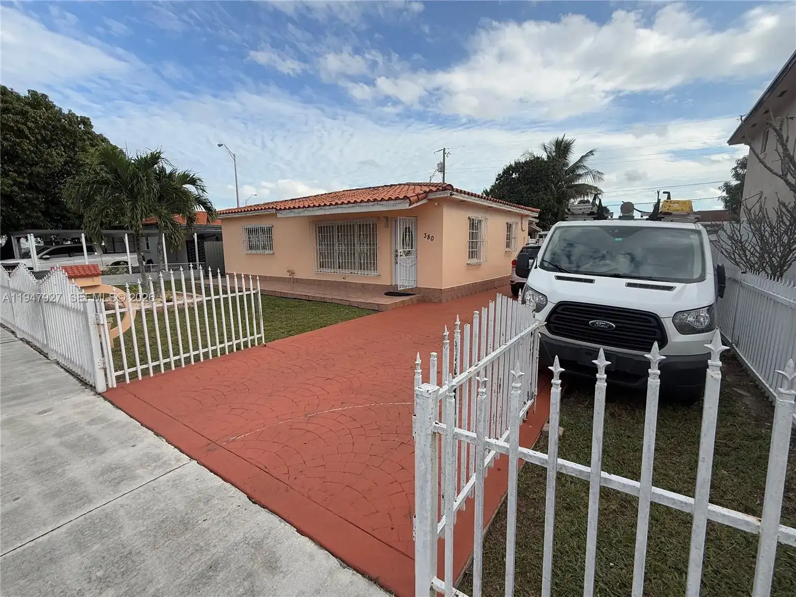 380 W 41st St, Hialeah FL 33012 photo 2