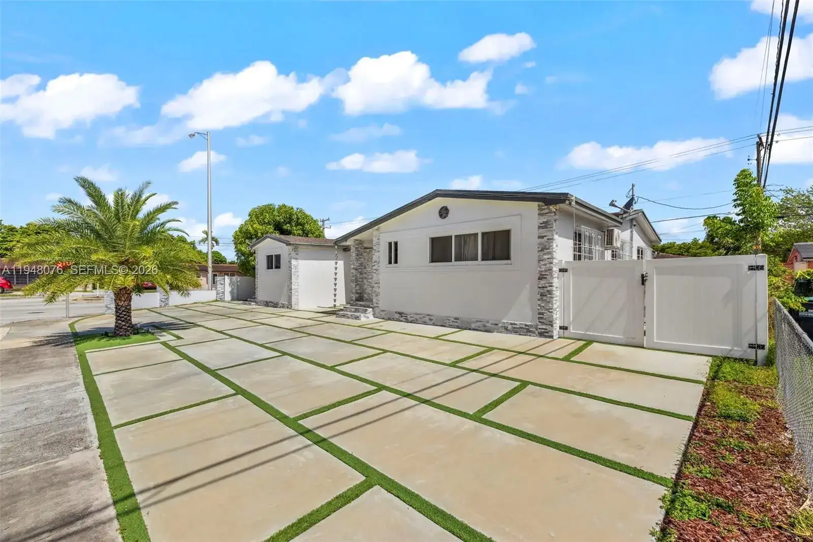8631 SW 16th Ter, Miami FL 33155 photo 2