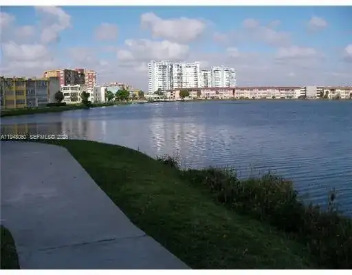 1591 NE Miami Gardens Dr # 205, Miami FL 33179 photo 3