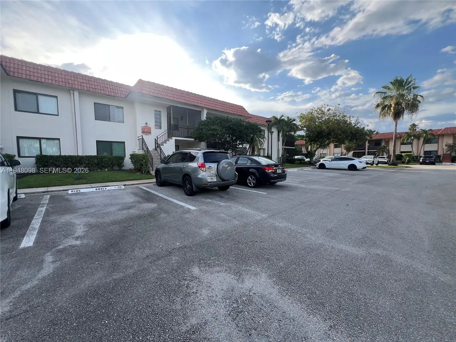 379 Lakeview Dr # 205, Weston FL 33326 photo 2