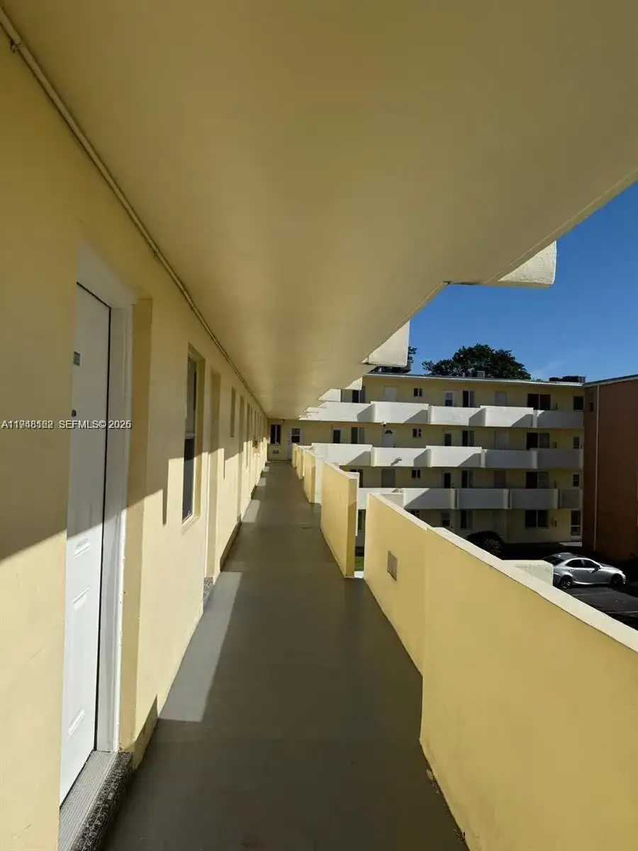 1201 NE 191st St # G313, Miami FL 33179 photo 2