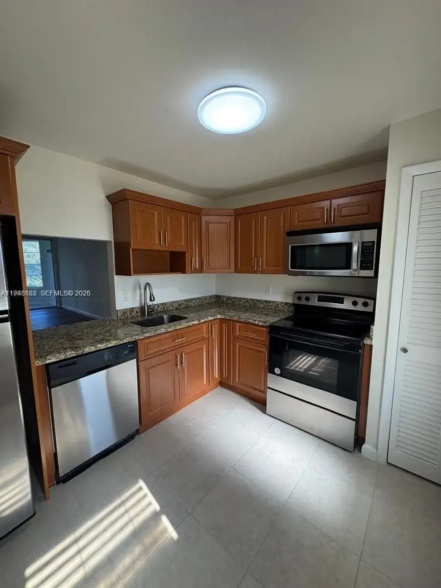 1201 NE 191st St # G313, Miami FL 33179 photo 3