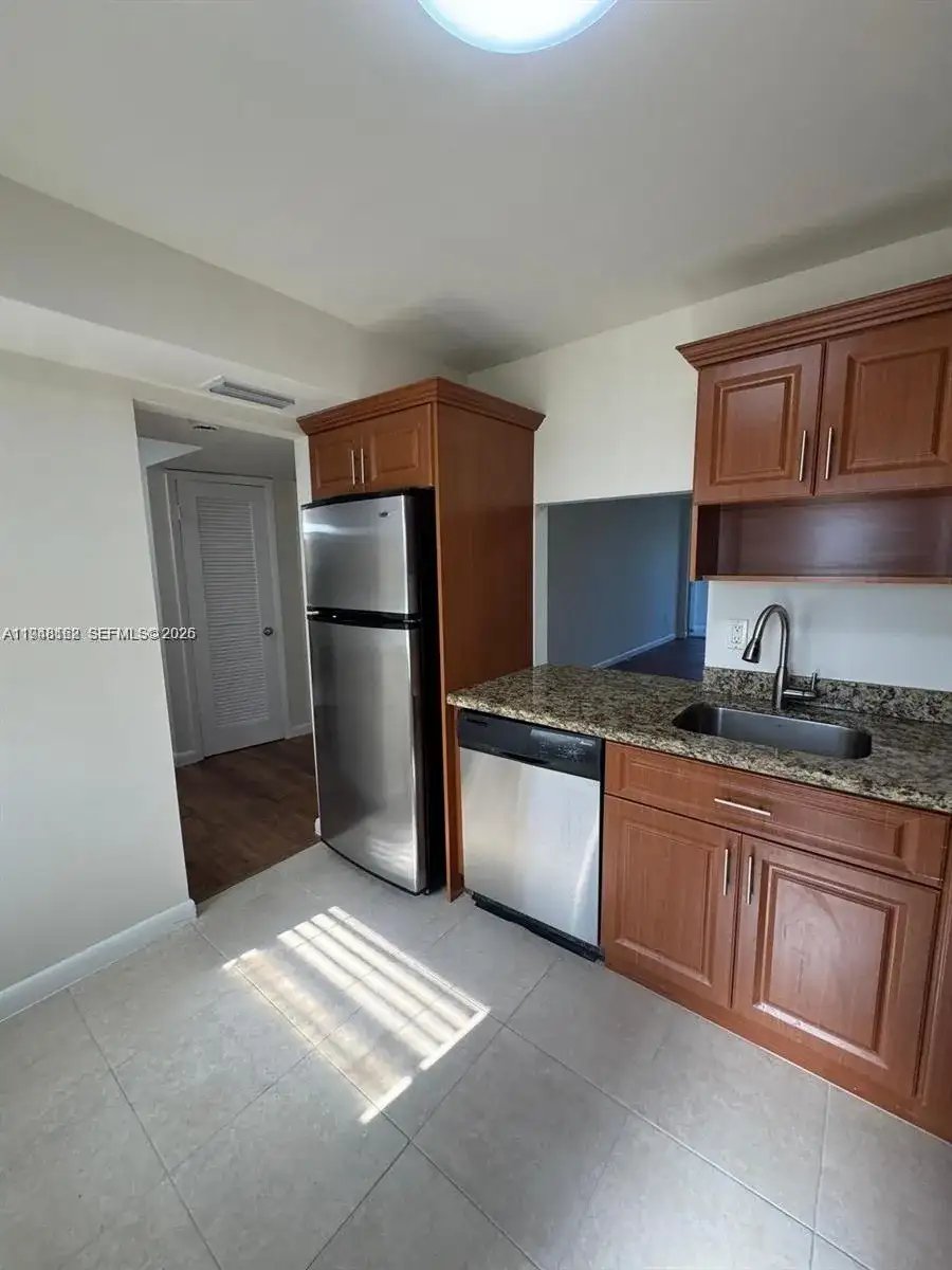 1201 NE 191st St # G313, Miami FL 33179 photo 4