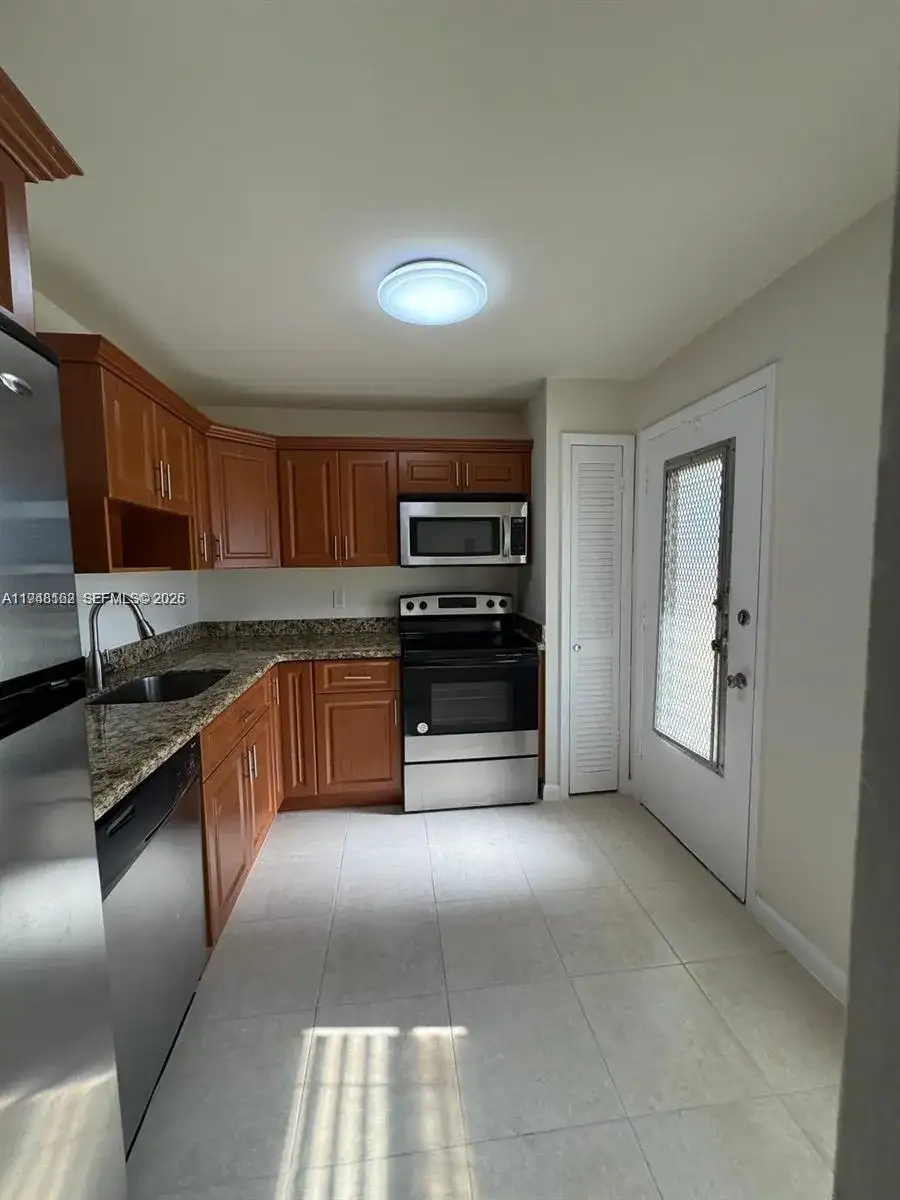 1201 NE 191st St # G313, Miami FL 33179 photo 5