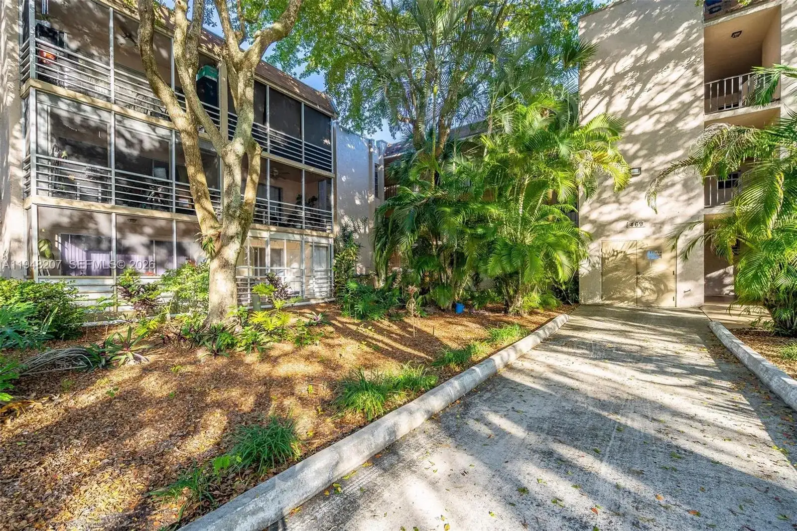 469 N Pine Island Rd # B302, Plantation FL 33324 photo 2