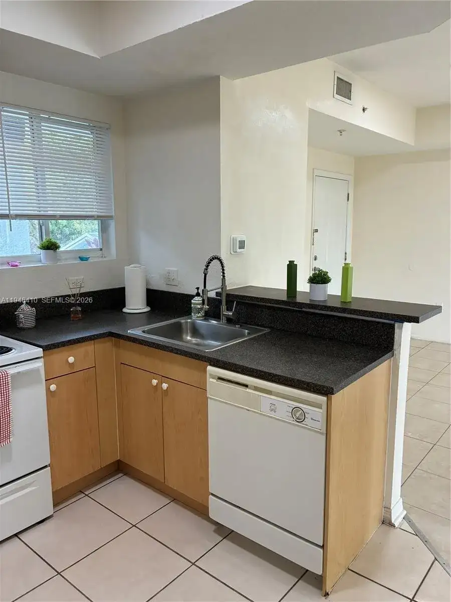 7516 NE 1st Ave # 202, Miami FL 33138 photo 4