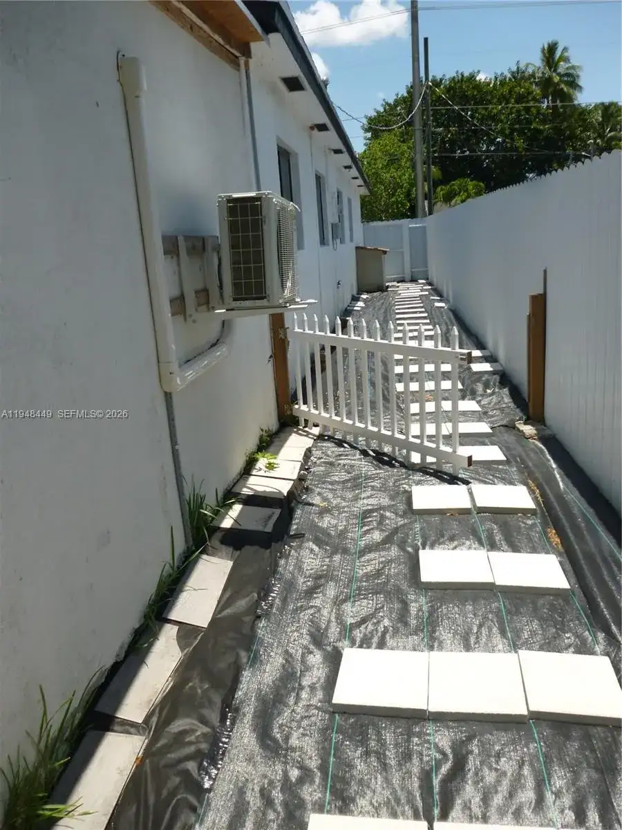 4611 SW 19th St # 1, West Park FL 33023 photo 3