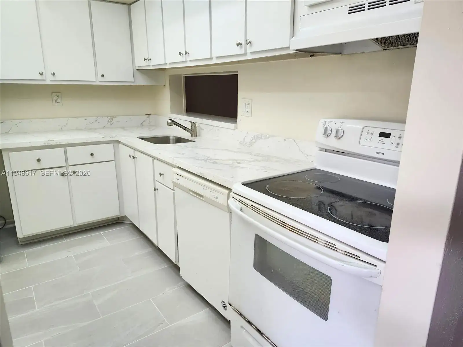 8520 SW 133rd Ave Rd # 415, Miami FL 33183 photo 2