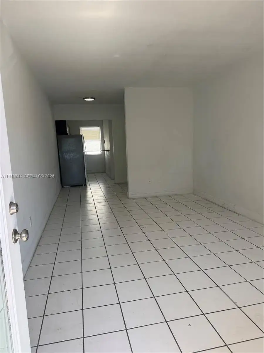 7300 Harding Ave # 25, Miami Beach FL 33141 photo 2