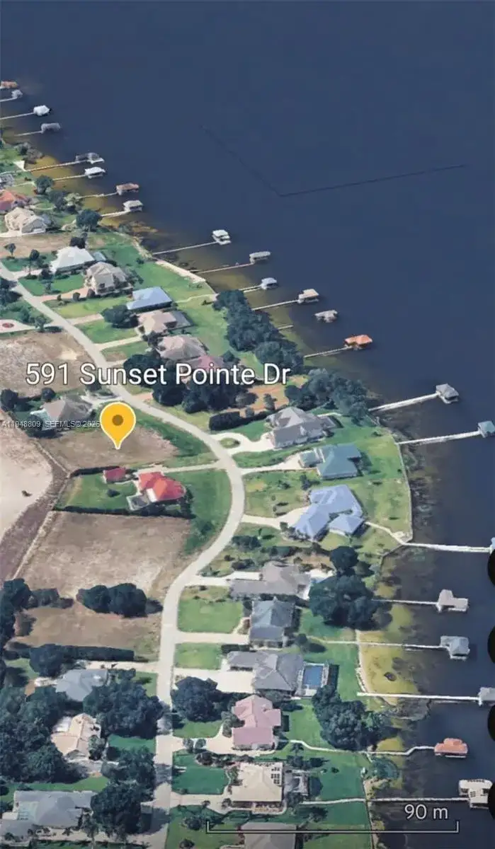 591 Sunset Pointe Dr, Lake Placid FL 33852 photo 2