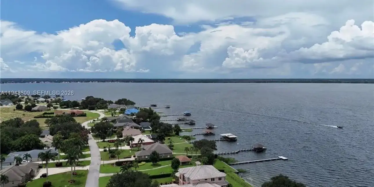 591 Sunset Pointe Dr, Lake Placid FL 33852 photo 3