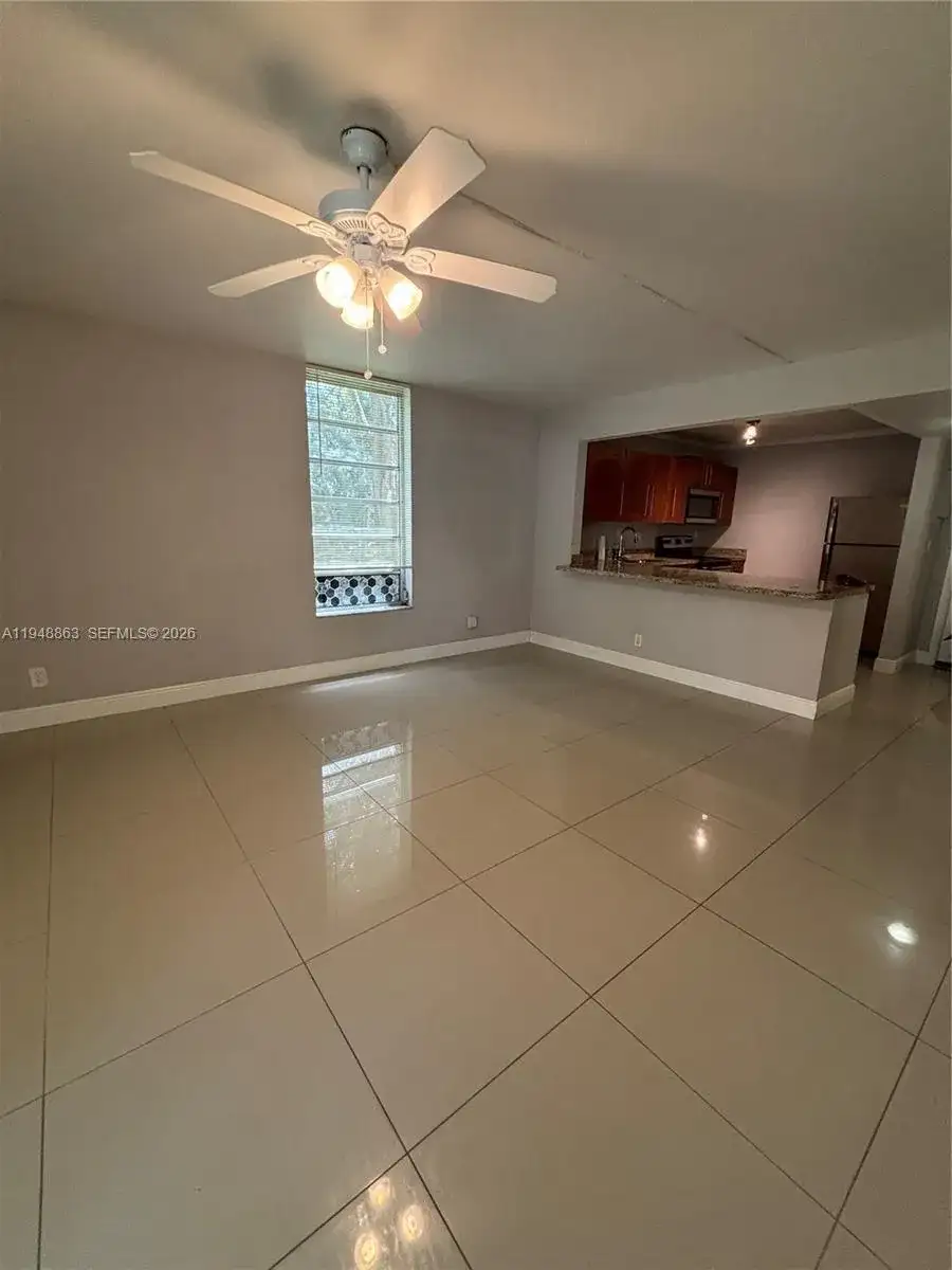 400 COMMODORE DR # 107, Plantation FL 33325 photo 3