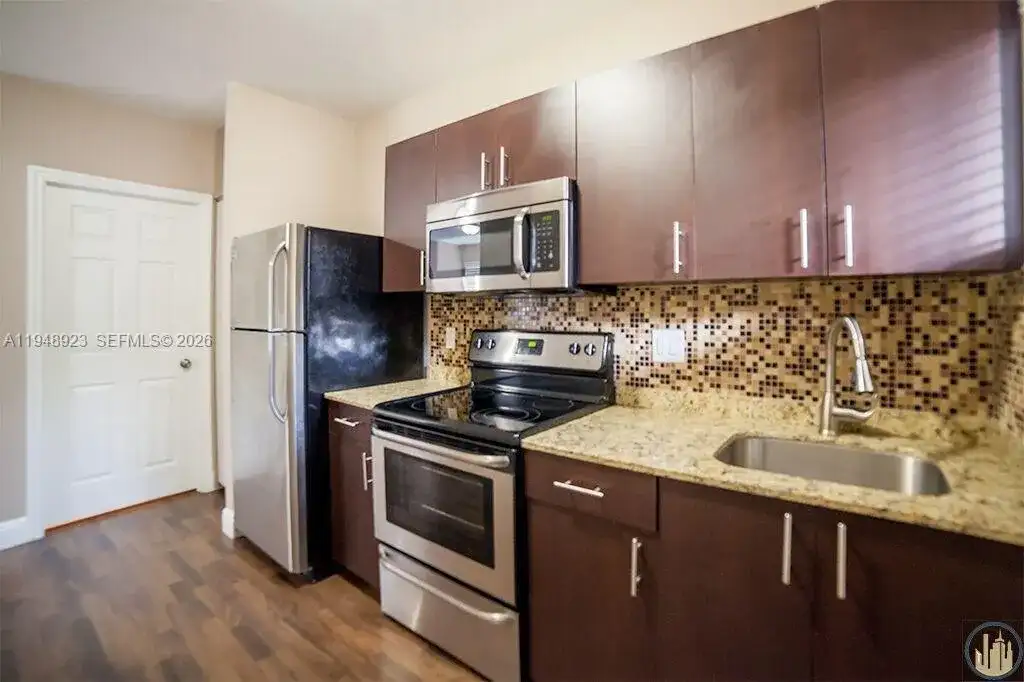 1752 NW 1st St # 4A, Miami FL 33125 photo 2