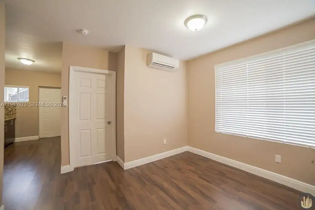 1752 NW 1st St # 4A, Miami FL 33125 photo 4