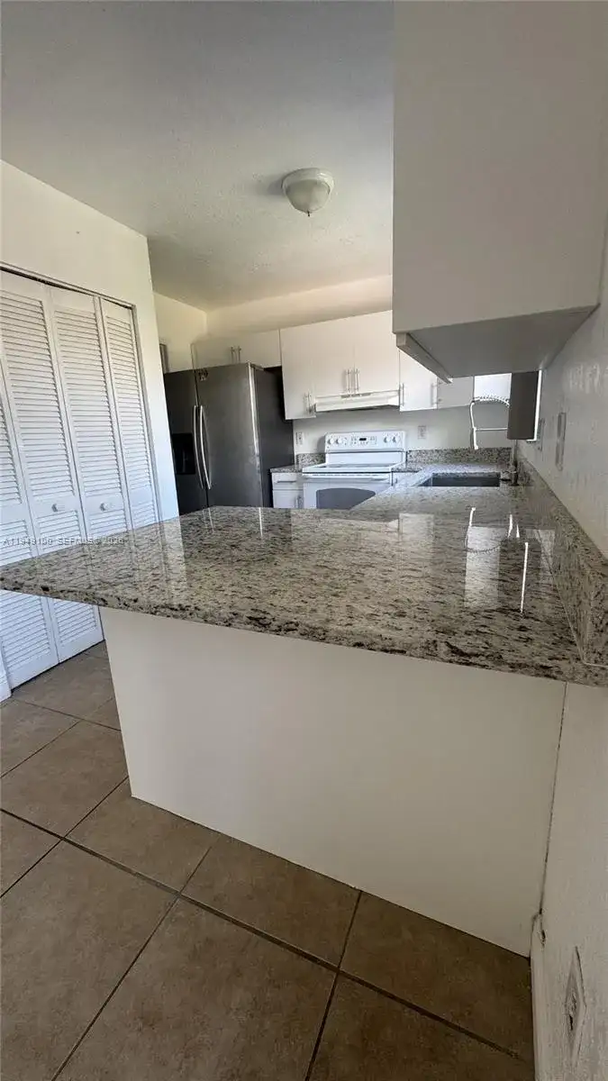 915 SE 13th Rd, Homestead FL 33035 photo 5