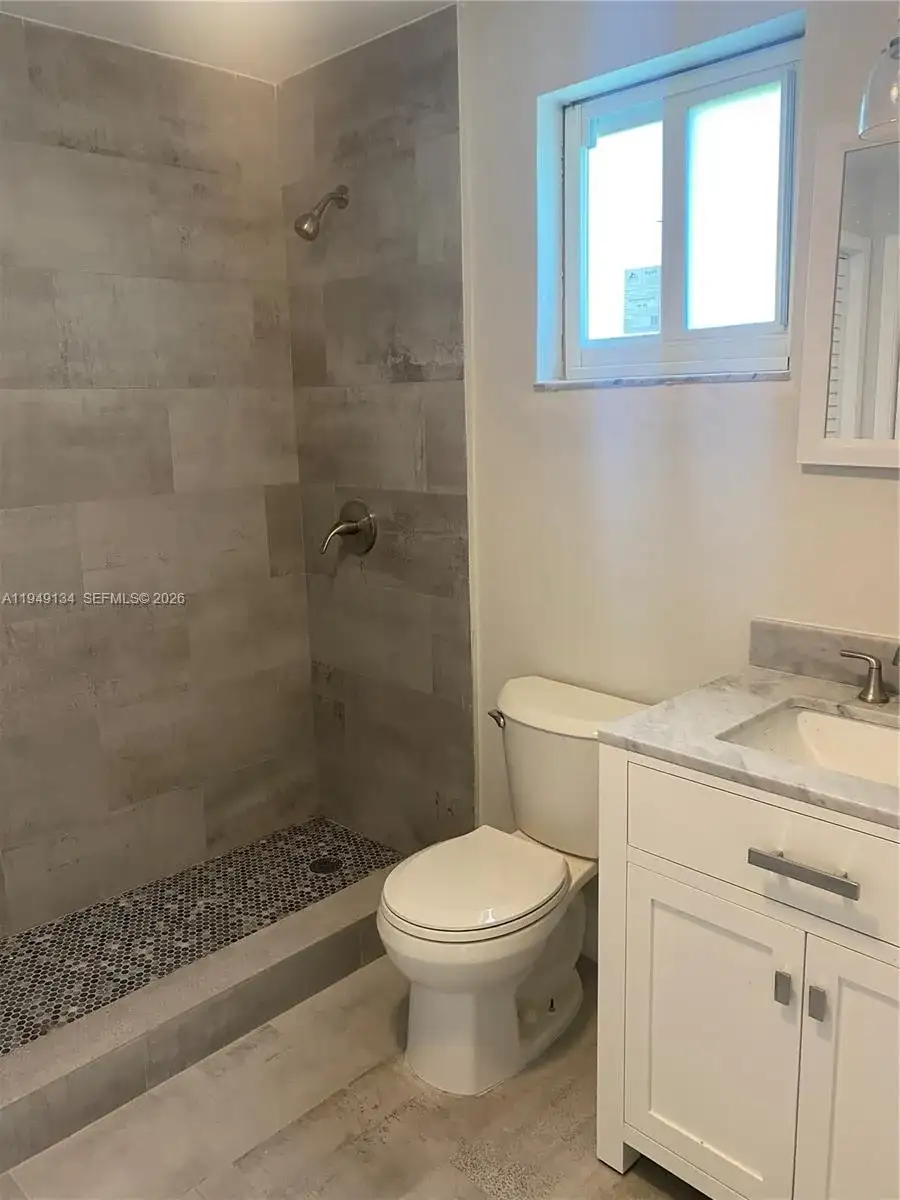 9435 SW 39th St, Miami FL 33165 photo 5