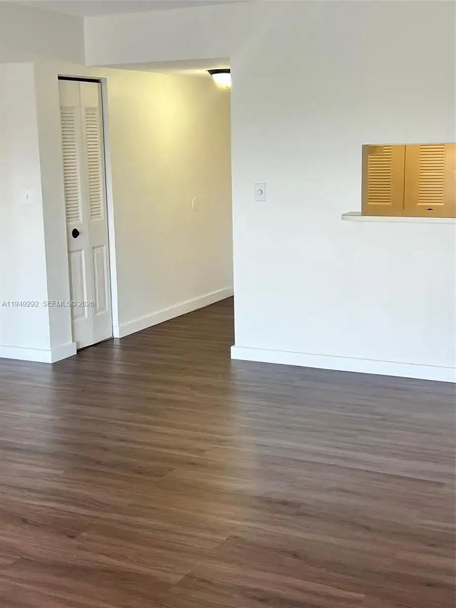 10431 N Kendall Dr # D314, Miami FL 33176 photo 5
