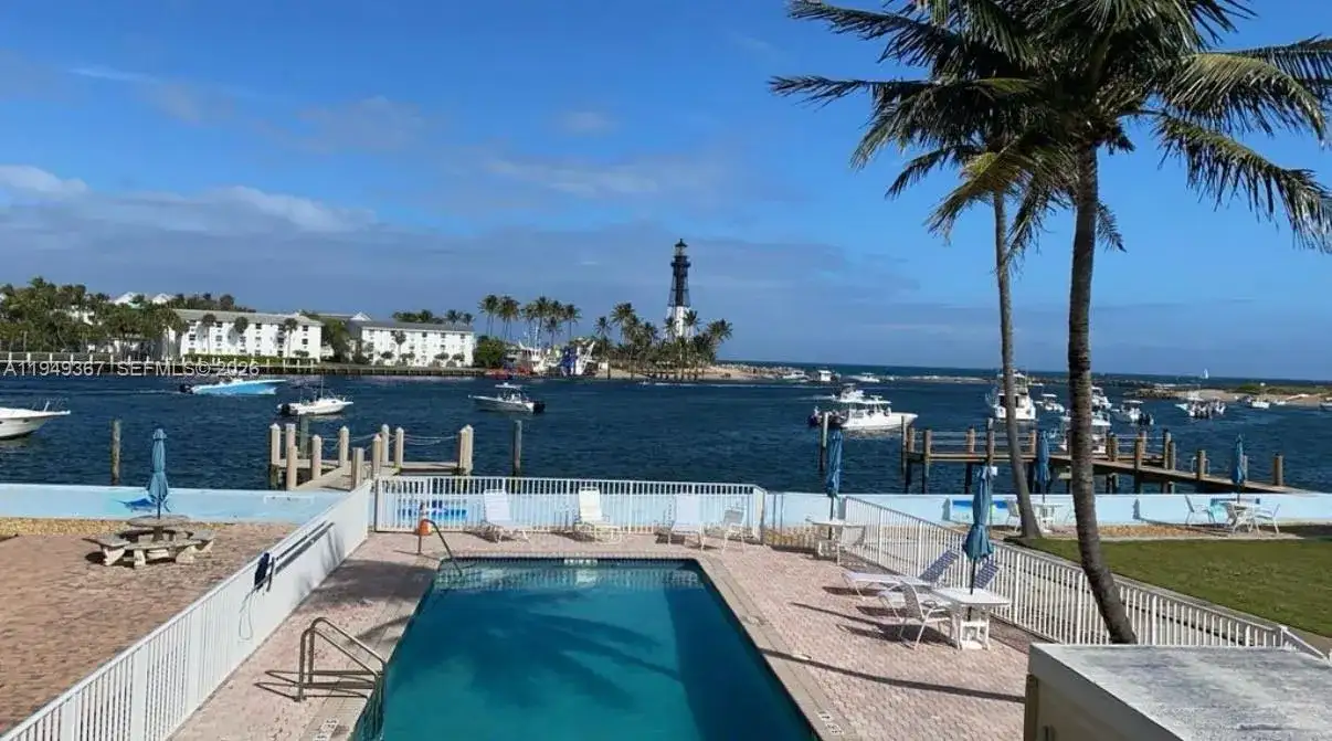 2508 Bay Dr # 12, Pompano Beach FL 33062 photo 2