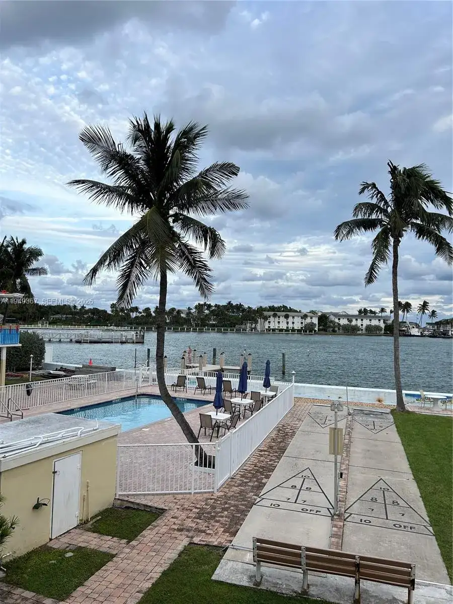 2508 Bay Dr # 12, Pompano Beach FL 33062 photo 5